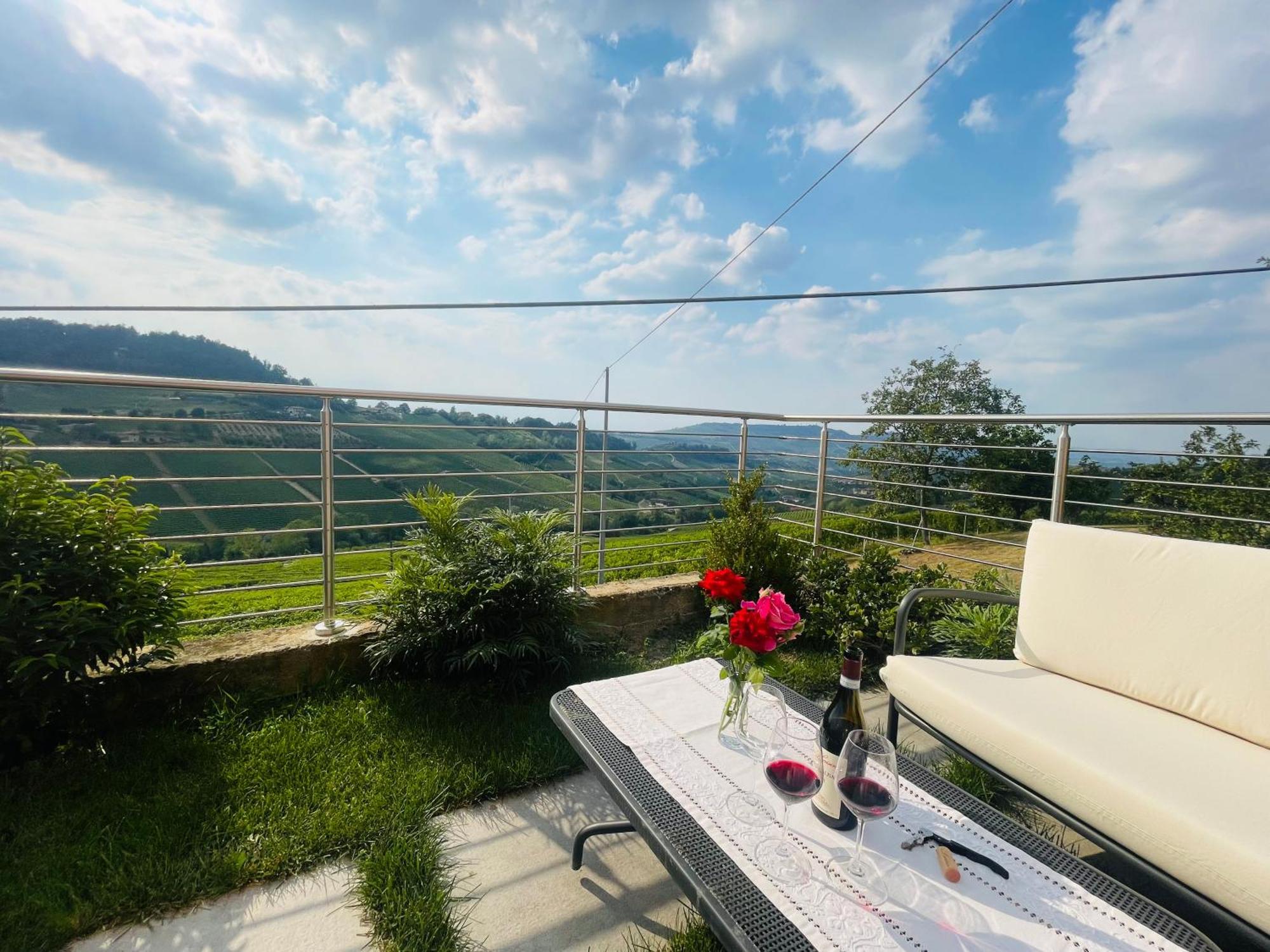 Casa Rafanelli Appartement Monforte dʼAlba Buitenkant foto
