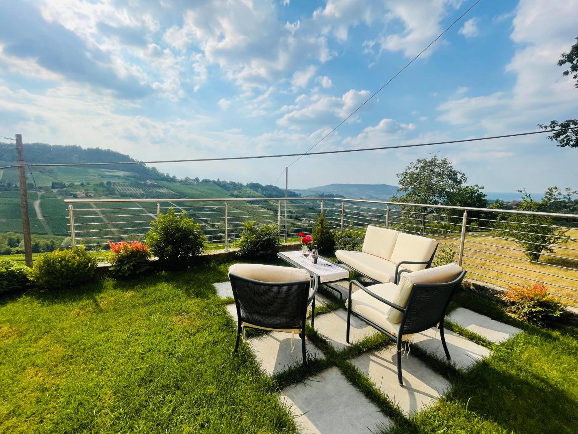Casa Rafanelli Appartement Monforte dʼAlba Buitenkant foto